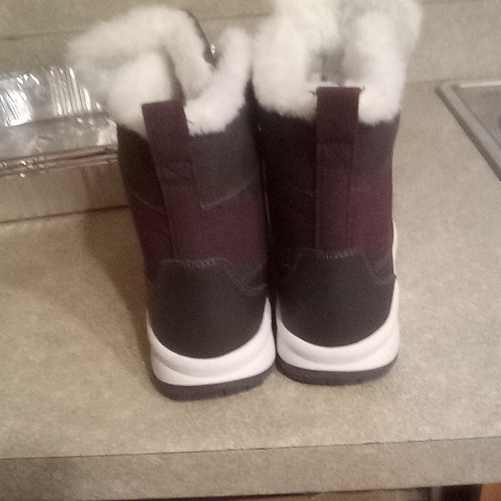 Shoes - Picture 2 of 3